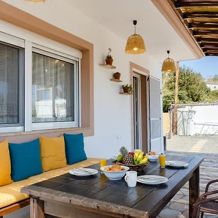 Sunny View Retreat House Holiday home