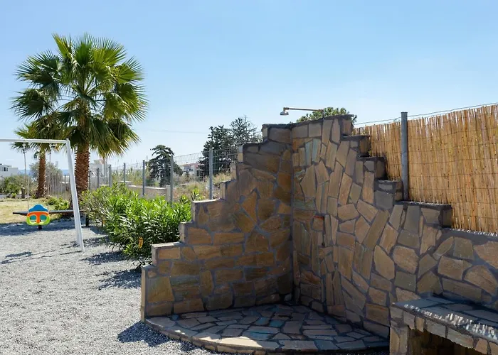 Sunny View Retreat House 度假居 *